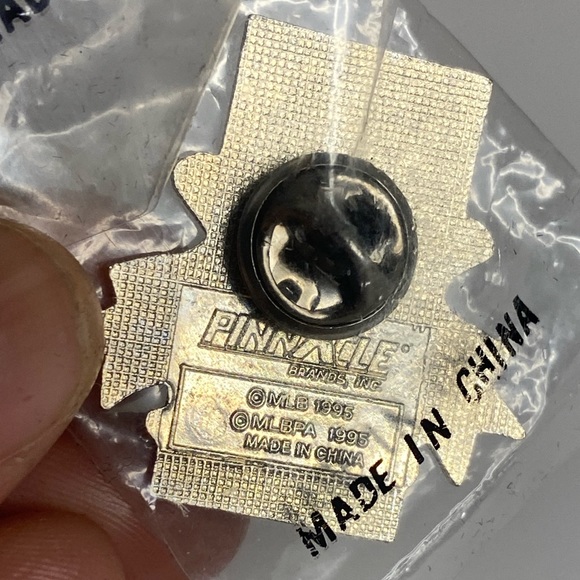 Vintage Pin Pinnacle Traiding Cards Present All Star FanFest 1995 - Picture 2 of 3